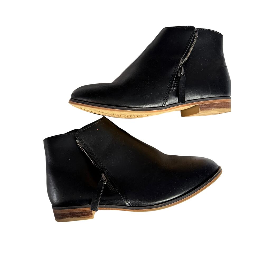 Cat & Jack black boots